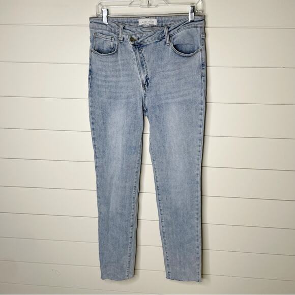 Risen Tate High Rise Raw Hem Crossover Stretch Skinny Jeans Light Wash Size 11 - Picture 1 of 9